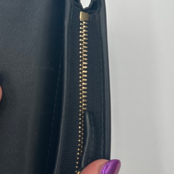 Gucci Bee Supreme Wallet - Picture 10 of 14